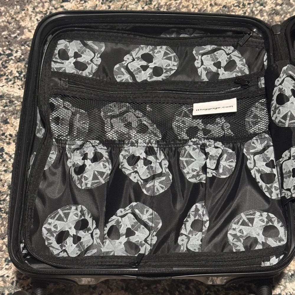 IT Luggage Skull 3D Embossed marbelized Hardside Spinner carryon Suitcase - Picture 11 of 11